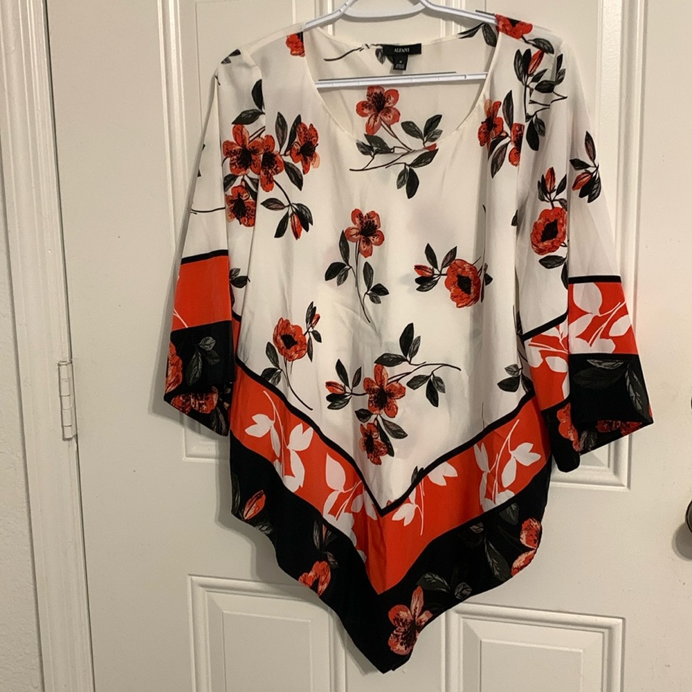 Beautiful blouse NWOT